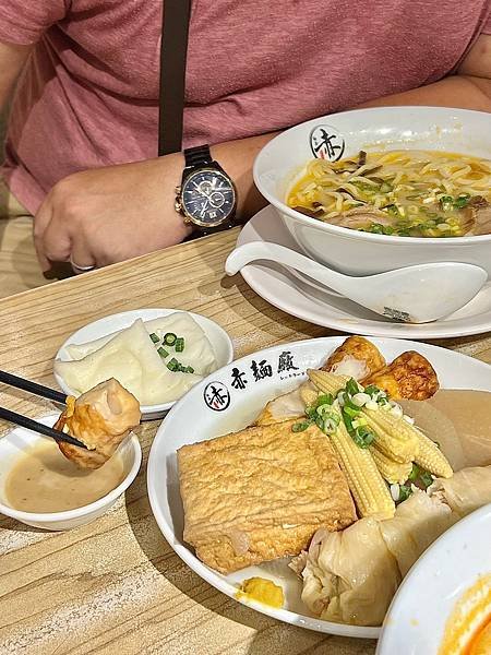 屋台拉麵必吃➤赤麵廠 レッドラーメン︱寵物友善店家︱桃園藝文