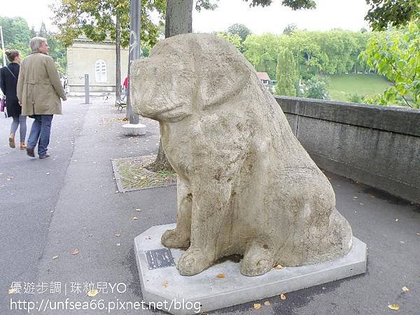 image231_YoYoTempo_【瑞士旅遊景點】走在伯恩的街道~探索時鐘塔與雕像等古蹟文物.jpg