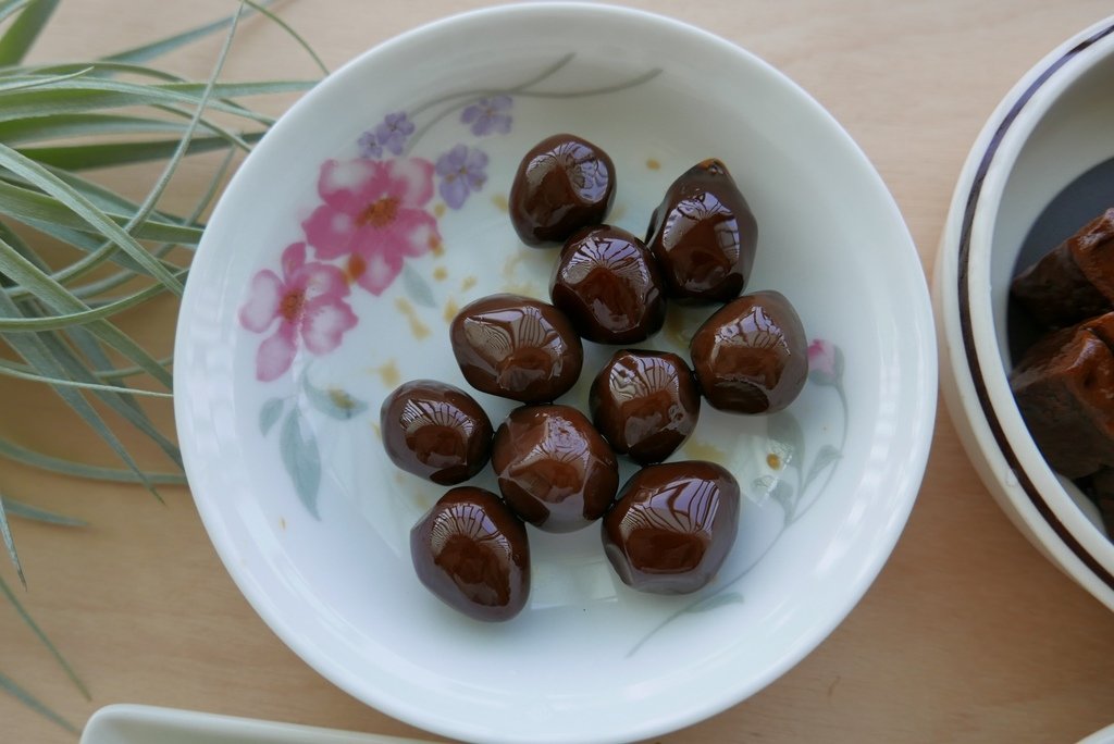 LULU食尚早午餐店 滷味，招牌鳳爪、蜜汁QQ蛋、蒜香毛豆、冰鎮滷豆干image001 (5).jpg