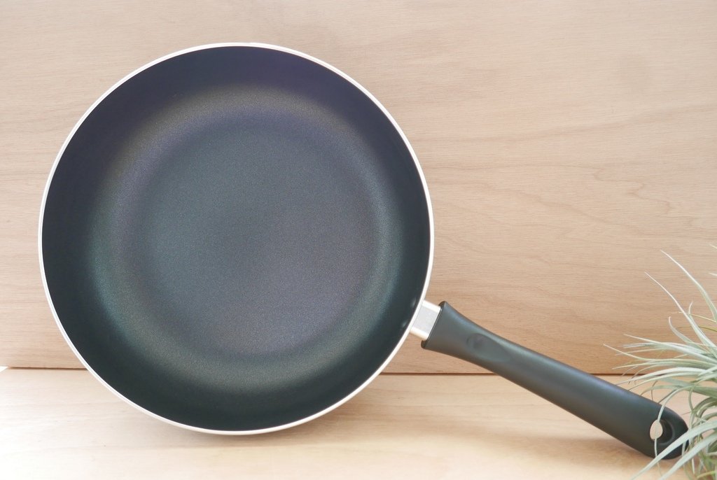 米雅可鍋具Miyaco Cookware，黑晶導磁不沾深型平底鍋 28cm，優遊步調Yo Yo Tempo，image001 (2).jpg