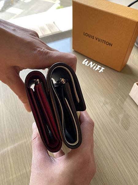 LV dauphine wallet 09.jpg
