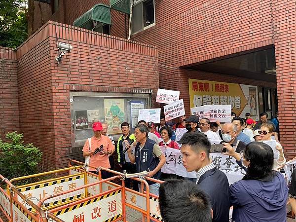 1130416內政部國土管理署前還我建國啤酒廠保護百年啤酒文