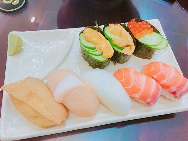 【高雄美食】高雄三民美食 / 澄清湖美食推薦。近高雄鳳山文山特區正港巷弄美食！CP值爆高新鮮日式料理。新鮮食材丼飯 / 生魚片 / 握壽司每樣都好吃到想哭－十三巷手作壽司