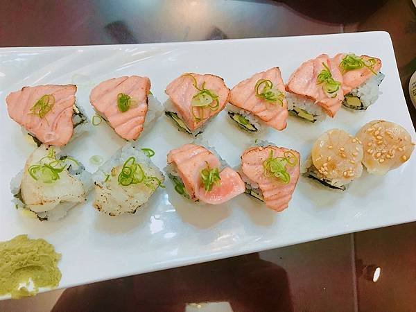 【高雄美食】高雄三民美食 / 澄清湖美食推薦。近高雄鳳山文山特區正港巷弄美食！CP值爆高新鮮日式料理。新鮮食材丼飯 / 生魚片 / 握壽司每樣都好吃到想哭－十三巷手作壽司
