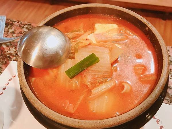 【高雄美食】高雄前金美食 / 捷運中央公園站美食。道地韓國料理。由韓國人經營的韓式料理老店。住巷子裡才知道的韓式烤肉！－金漢城韓式料理無煙燒肉（附完整菜單）