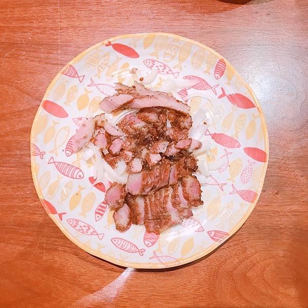 【高雄美食】高雄巷弄美食（近捷運信義國小站）。隱藏版美味消夜口袋名單再收編！工作忙碌後的深夜食堂－抵家Sapah