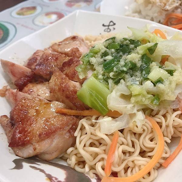 【香港美食】香港上環茶餐廳 / 上環美食。超罪惡又無法抵抗的奶油豬仔包＆奶油西多士搭配香港必吃美食絲襪奶茶+撈丁讓人更堅定「吃飽才有力氣減肥」的道理！－香港蘭芳園信德中心上環店.jpg