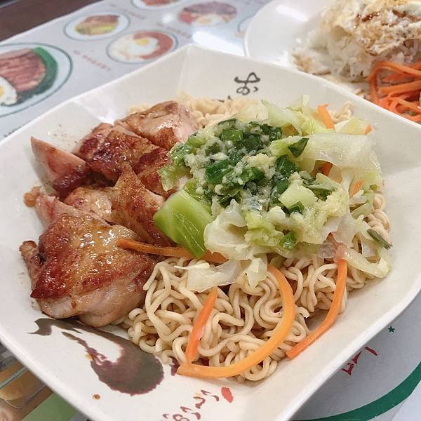 【香港美食】香港上環茶餐廳 / 上環美食。超罪惡又無法抵抗的奶油豬仔包＆奶油西多士搭配香港必吃美食絲襪奶茶+撈丁讓人更堅定「吃飽才有力氣減肥」的道理！－香港蘭芳園信德中心上環店