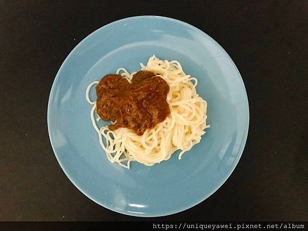 【開箱】麵條Q彈有勁、拌醬濃郁夠味的人氣團購拌麵推薦！12種口味自由搭配。正餐宵夜都能方便享用的快煮麵－小麵館平價乾拌麵