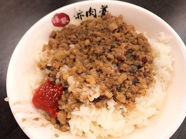 【台中美食】近豐原廟東夜市瘦肉版好吃不油膩滷肉飯＆扎實入味超有滿足感的人氣赤肉羹－陳家赤肉羹