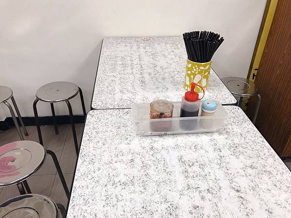 【台北美食】近台北車站用餐時刻人潮不斷的好吃麻醬麵。一湯一麵百元有找的巷弄美食－永豐福州麵