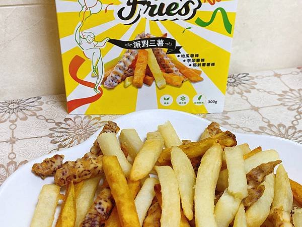 【開箱】冷凍宅配炸物開箱 / 地瓜薯條開箱。冷凍地瓜圓宅配。氣炸鍋地瓜薯條首選瓜瓜園（宅配炸物推薦 / 聚會點心推薦 / 冷凍薯條推薦 / 宵夜薯條推薦 / 冷凍芋圓推薦 / 瓜瓜園評價）－ 瓜瓜園脆皮地瓜薯條、派對三薯、芋見地瓜圓