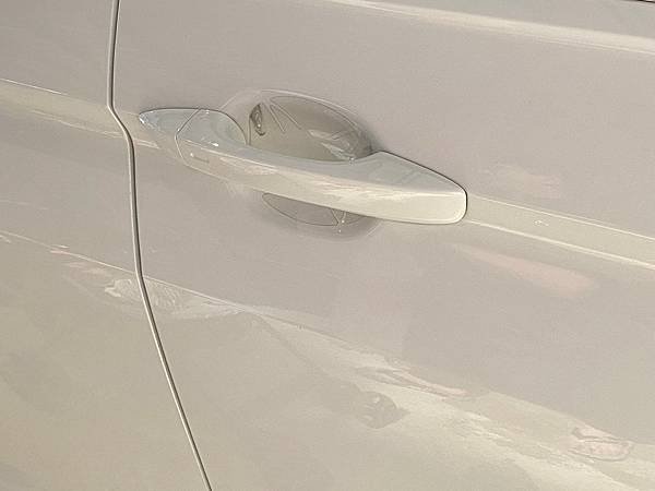 【生活】苗栗地區汽車凹痕修復推薦。車門小酒窩、車體鈑金凹痕處理交給 PDR微鈑金修復專家。價格實在、服務用心 － 中苗地區吉米微鈑金凹痕處理專家（吉米汽車凹痕修復中心苗栗復興店）
