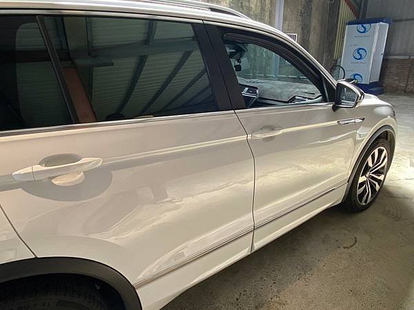 【生活】苗栗地區汽車凹痕修復推薦。車門小酒窩、車體鈑金凹痕處理交給 PDR微鈑金修復專家。價格實在、服務用心 － 中苗地區吉米微鈑金凹痕處理專家（吉米汽車凹痕修復中心苗栗復興店）
