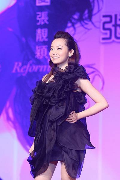 10.张靓颖2011年度大碟《改变》发布.jpg