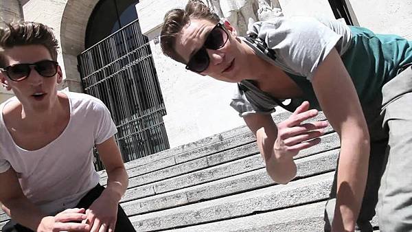 Models.com Boys of Fashion Week Spring_Summer 2012 by Justin.mp4_000067646.jpg