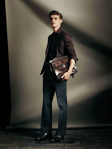 Look19_Shot37_034