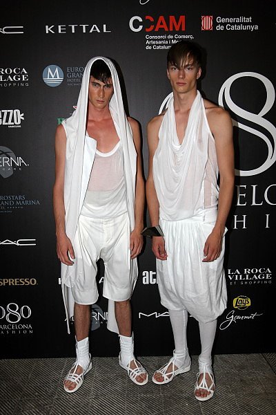 SONGZIO_R2855_Bj.jpg
