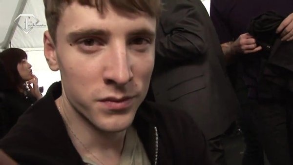 fashiontv___FTV.com_-_MILAN_MAN_F_W_10-11_-_BURBERRY_BACKSTAGE-1.flv_000073674.jpg