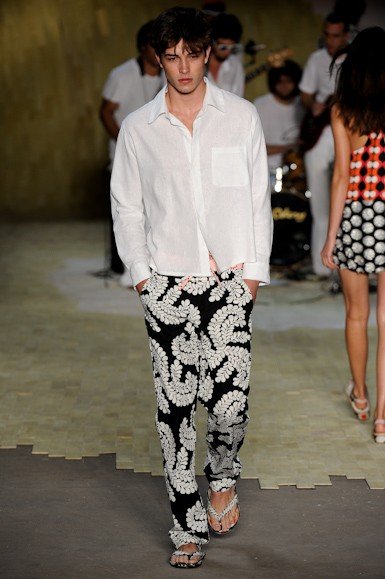 Chico in Fashion Rio Summer 2011