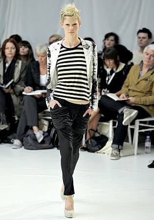 Sass &amp; Bide 2011春夏倫敦時裝週-1.jpg