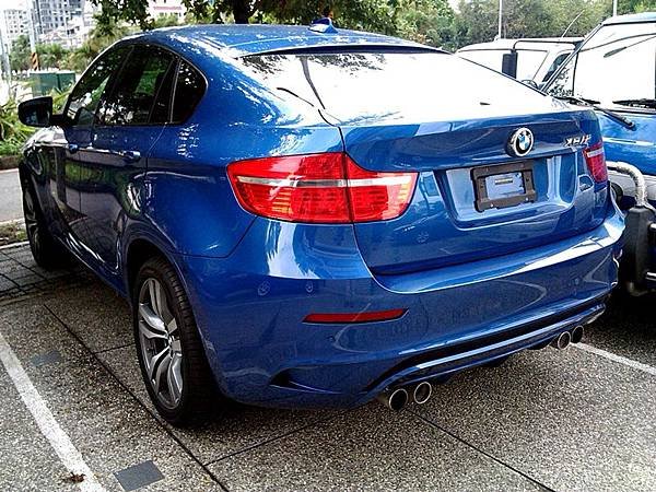 2012_BMW_X6M_1