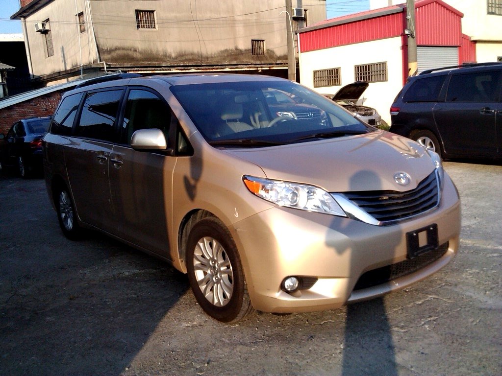 toyota_sienna_7