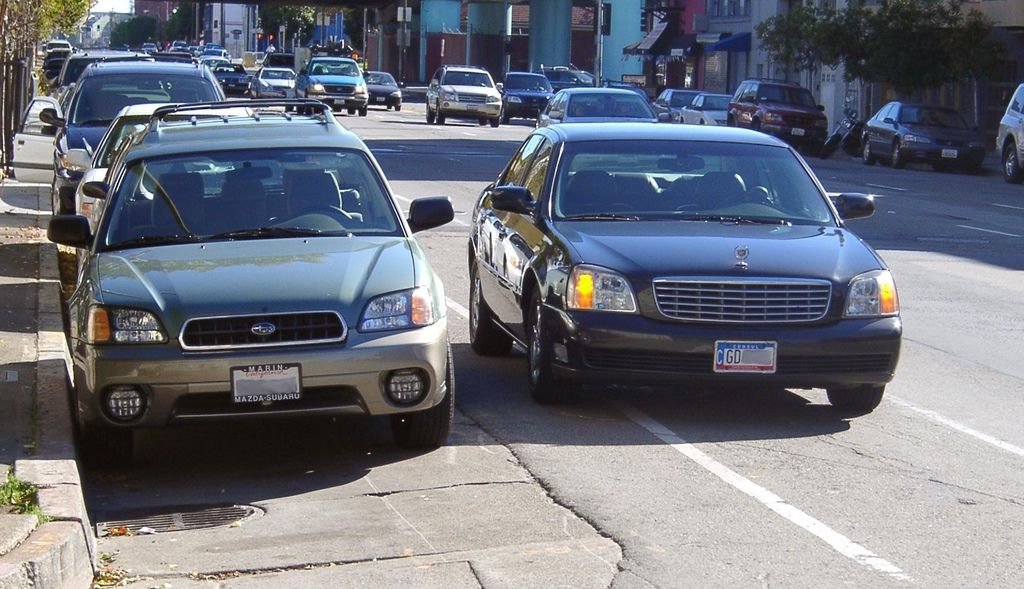 Double_parked_car