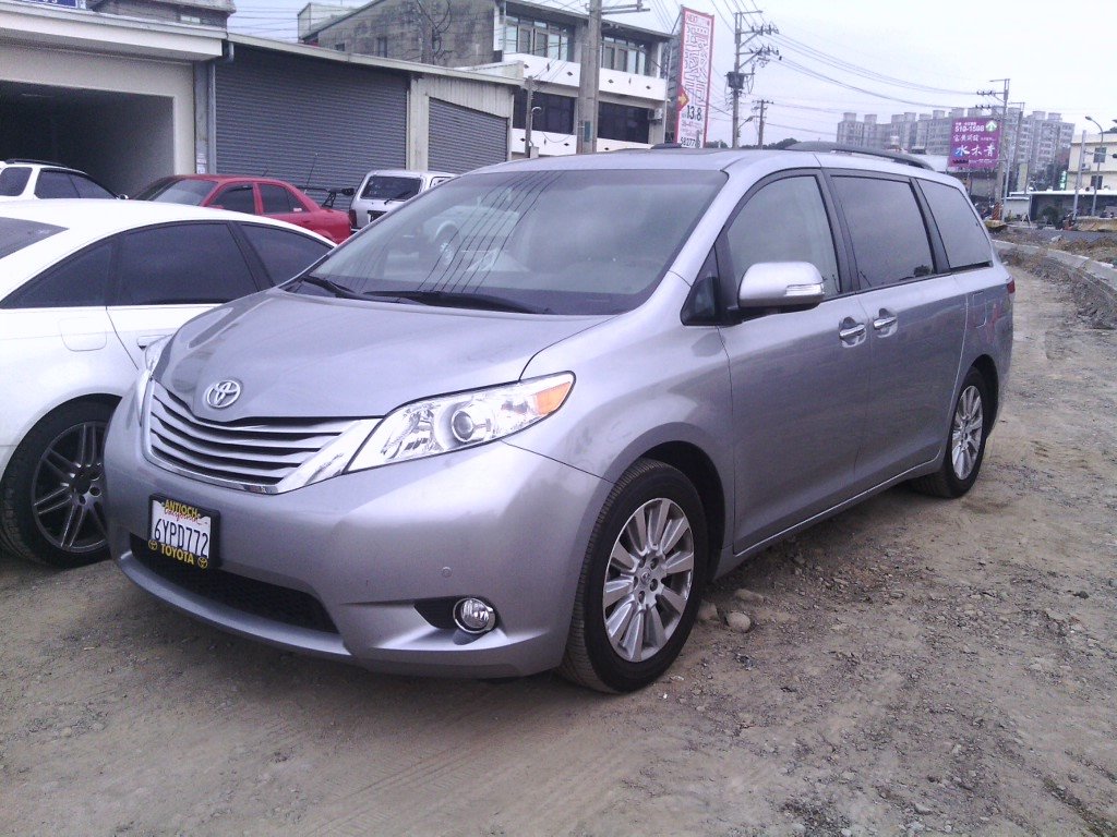 TOYOTA SIENNA LIMITED