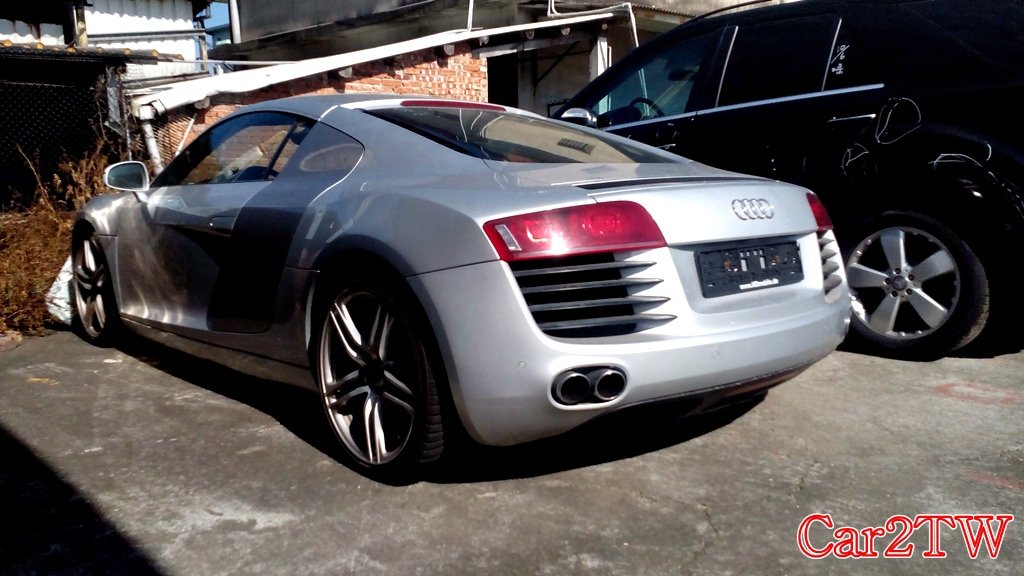 Audi_R8_4.2_6