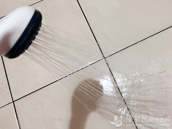 最後一步大量沖水清洗防滑劑