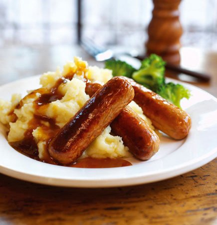 sausages-garlic-mash-onion-gravy