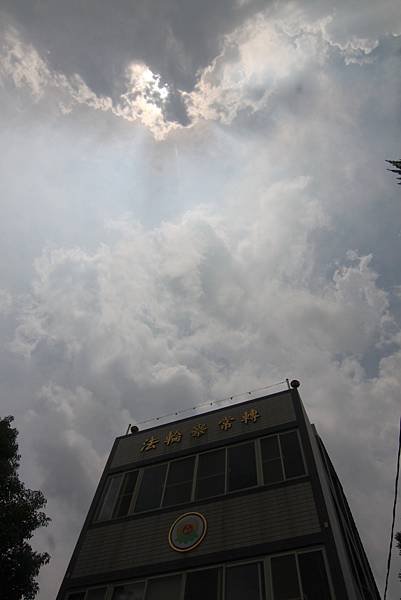 中午講堂上空