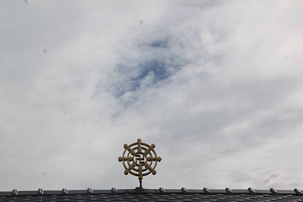 法輪上空