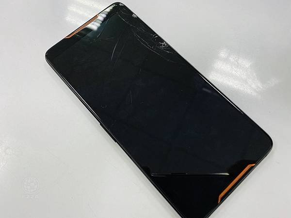 華碩ROG Phone液晶損壞.jpg