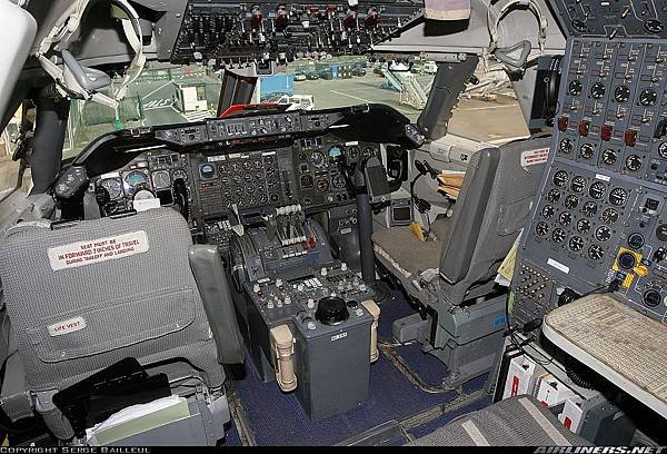 Boeing 747-2B5F+SCD_MK Airlines    20051125  Serge Bailleul - AirTeamImages