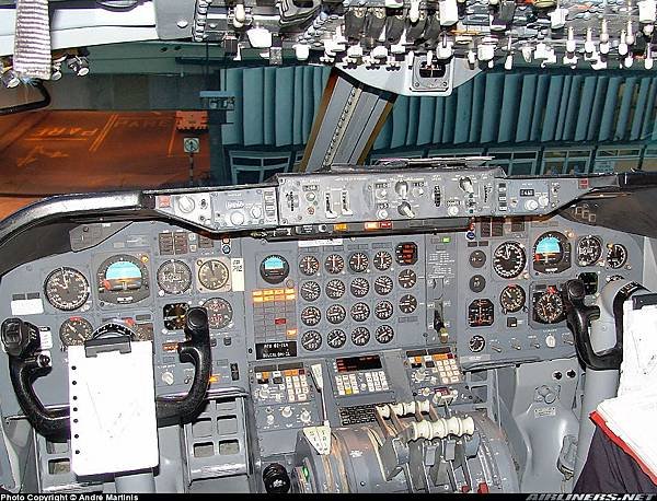 Boeing 747-312M_TAAG Angola Airlines  20050403  André Martinis