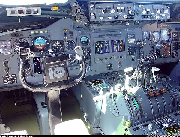 McDonnell Douglas DC-10-30_Northwest Airlines   20050428  Nick Onkow