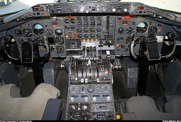 McDonnell Douglas DC-8-63(F)_AI-Daewood Air   20040327   Carsten Bauer