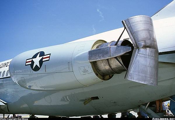 McDonnell Douglas C-9A Nightingale (DC-9-32CF)_USA - Air Force   200007   Ben Wang