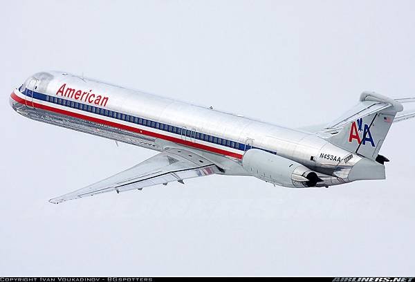 McDonnell Douglas MD-82 (DC-9-82)_American Airlines   20100106   Ivan Voukadinov - BGspotters