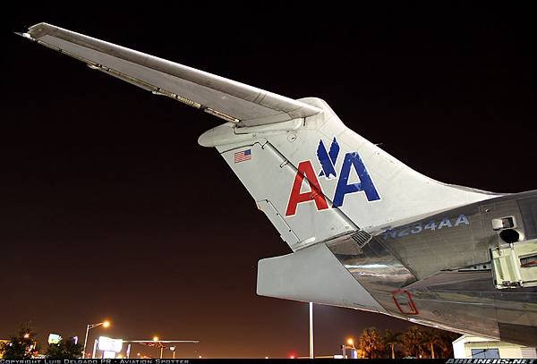 McDonnell Douglas MD-82 (DC-9-82)_American Airlines   20140924   Luis Delgado PR - Aviation Spotter