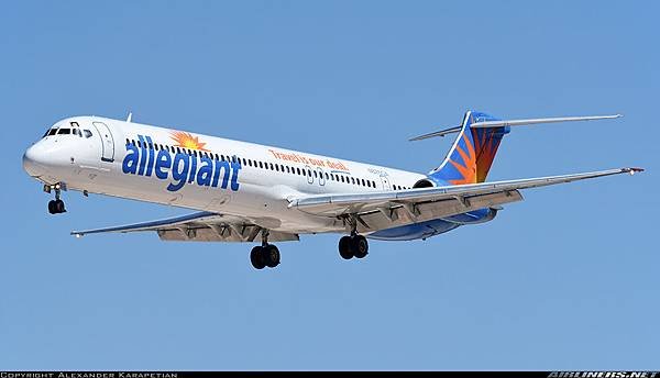 McDonnell Douglas MD-83 (DC-9-83)_Allegiant Air   20170402   Alexander Karapetian