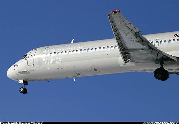 McDonnell Douglas MD-87 (DC-9-87)_Scandinavian Airlines - SAS   20050304   Magnus Viktorsson