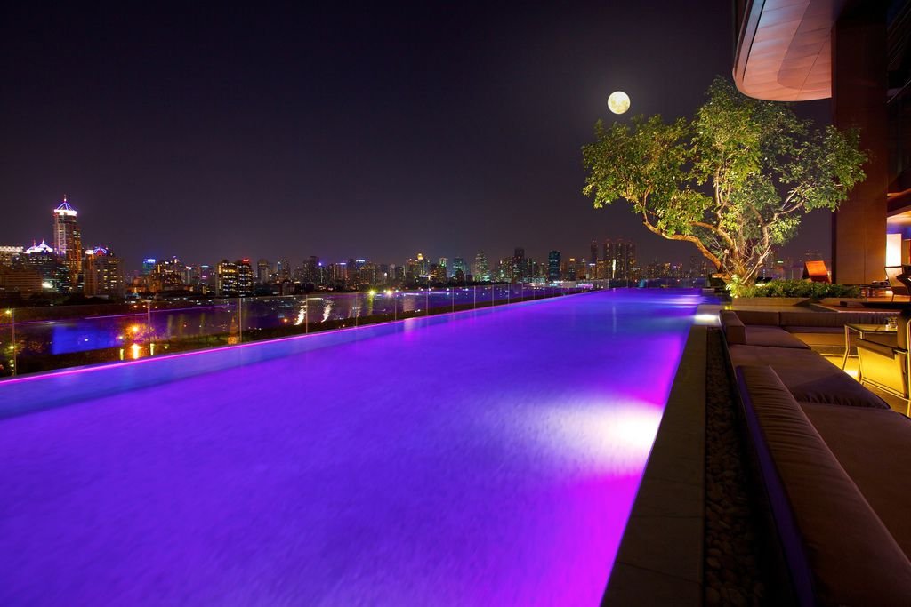 Sofitel-So-Bangkok-Infinity-Pool-Night-View