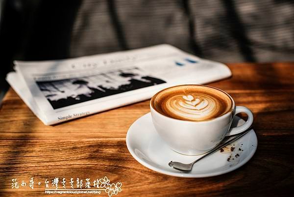 coffee-shop-cafe-latte-cappuccino-newspaper-concept.jpg