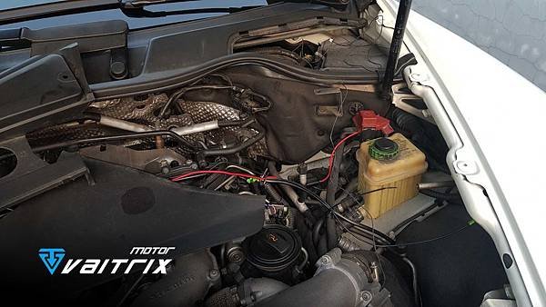 Cayenne 3.0 V6   Cayenne 4.2 V8 直插錶 賽車錶 渦輪錶 PLUG &amp; PLAY BOOST GAUGE即插即用 冷艷金屬 髮絲紋面版 壓力感知器 紅外線 鍍膜玻璃  CNC外框 三核心LED 水溫錶 油溫錶 油壓錶 電壓錶 進氣溫錶 排溫錶 三環錶 