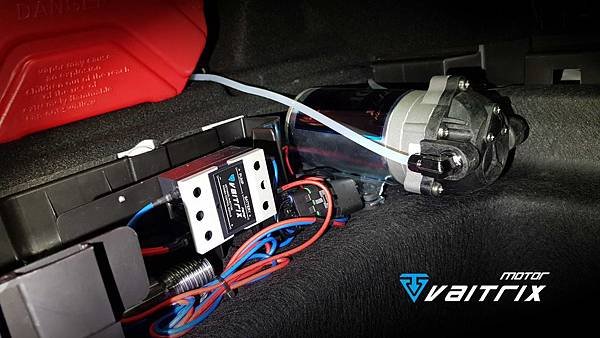 BENZ C43 AMG 外掛晶片 外掛電腦 即插即用 水噴電腦 不影響原廠保固 水噴控制 3D曲線 可編程 特調 甲醇噴射 汽車改裝電腦 VAITRIX 麥翠斯 外掛電腦缺點  水噴電腦 動力提升 馬力提升 改裝電腦 渦輪套件 內寫晶片 ecu調整