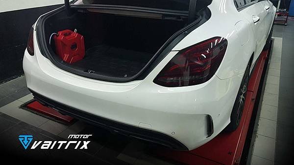 BENZ C43 AMG 外掛晶片 外掛電腦 即插即用 水噴電腦 不影響原廠保固 水噴控制 3D曲線 可編程 特調 甲醇噴射 汽車改裝電腦 VAITRIX 麥翠斯 外掛電腦缺點  水噴電腦 動力提升 馬力提升 改裝電腦 渦輪套件 內寫晶片 ecu調整