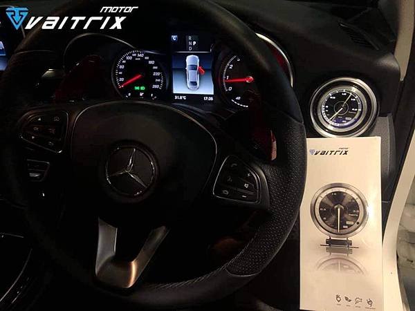 來自澳洲的汽車改裝品牌VAITRIX麥翠斯有最廣泛的車種適用產品，含汽油、柴油、油電混合車專用電子油門控制加速器，搭配外掛晶片及內寫，達到最高品質且無後遺症之動力提升，也可由專屬藍芽App–AirForce GO切換一階、二階、三階ECU模式。外掛晶片及電子油門控制器不影響原車引擎保固，搭配不眩光儀錶，提升馬力同時監控愛車狀況。VAITRIX另有馬力提升專用水噴射可程式電腦及全組套件，改裝愛車不傷車。  適用品牌車款： Audi奧迪、BMW寶馬、Porsche保時捷、Benz賓士、Honda本田、Toyota豐田、Mitsubishi三菱、Mazda馬自達、Nissan日產、Subaru速霸陸、VW福斯、Volvo富豪、Luxgen納智捷、Ford福特、Chevrolet雪佛蘭、Hyundai現代、Skoda; Altis、crv、chr、kicks、cla45、ct200h、q2、camry、golf gti、polo、kuga、tiida、u7、rav4、odyssey...等。